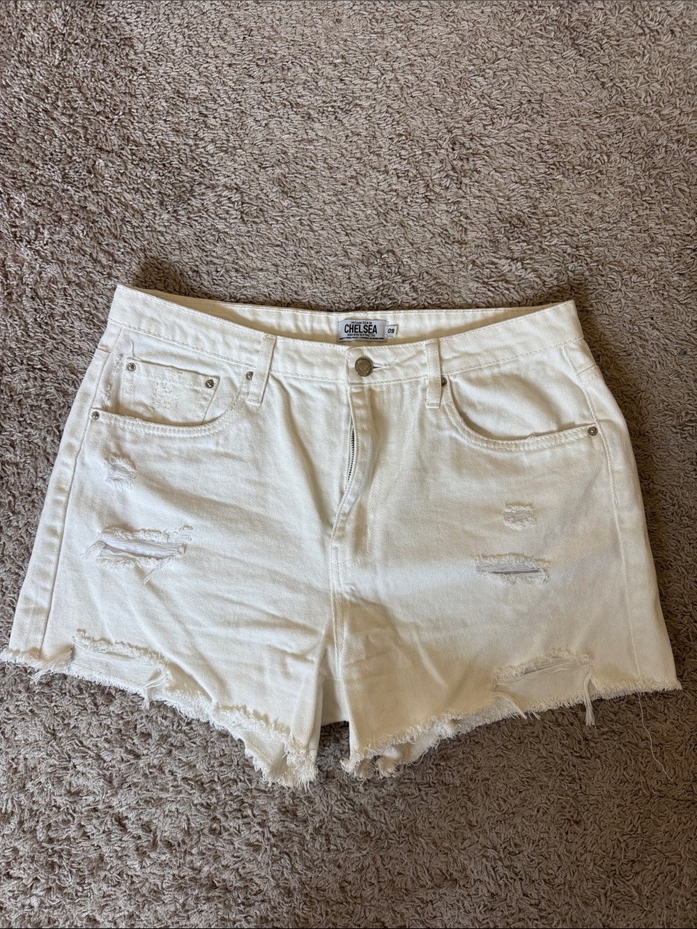 refuge White Distressed Denim Shorts / A58